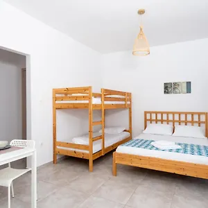 Daire Avli, Pyrgadikia